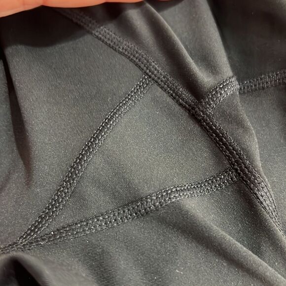 Athleta Black leggings with snake print accents EUC size XS - Picture 11 of 11